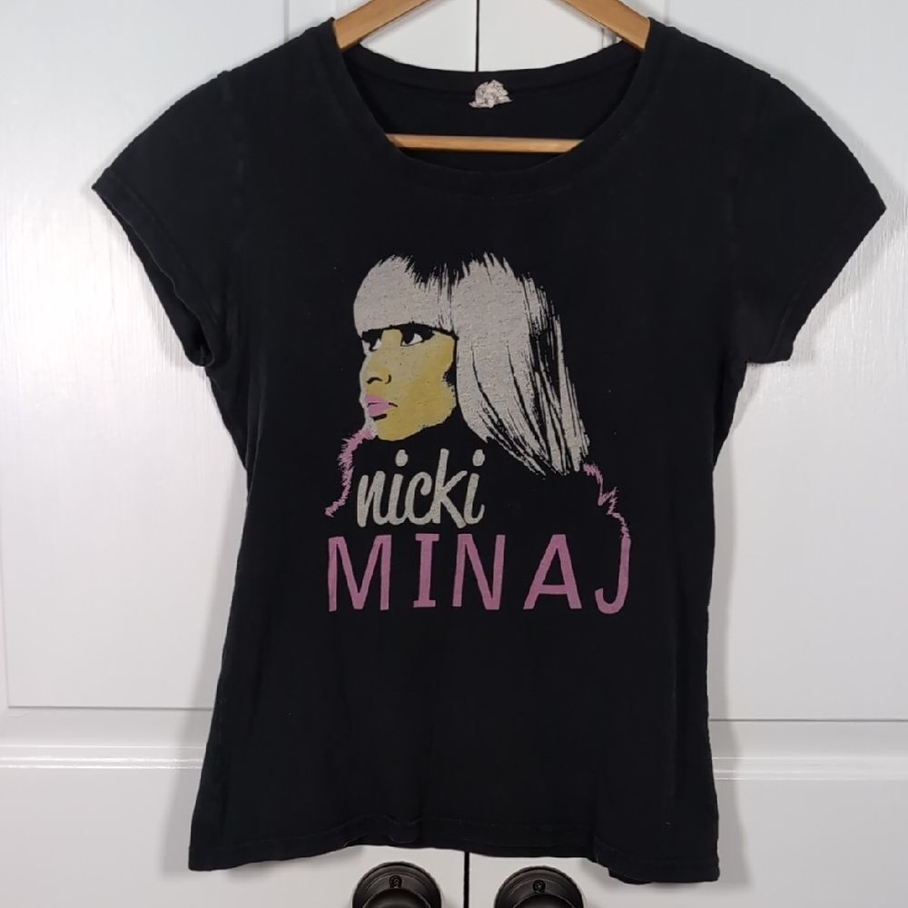 Vintage 2011 Nicki Minaj World Tour baby tee Y2K rap streetwear hip hop merch